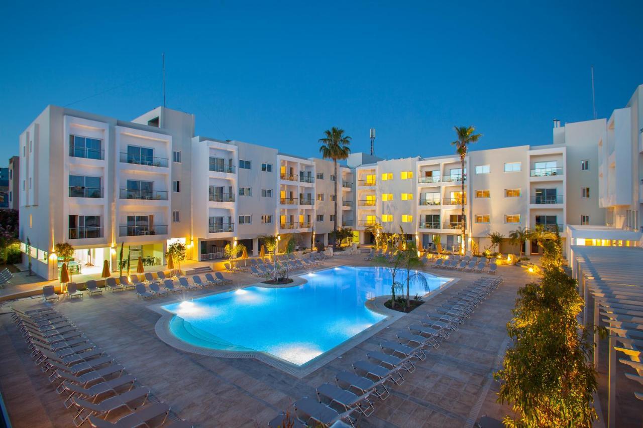 Mayfair Gardens Пафос Экстерьер фото