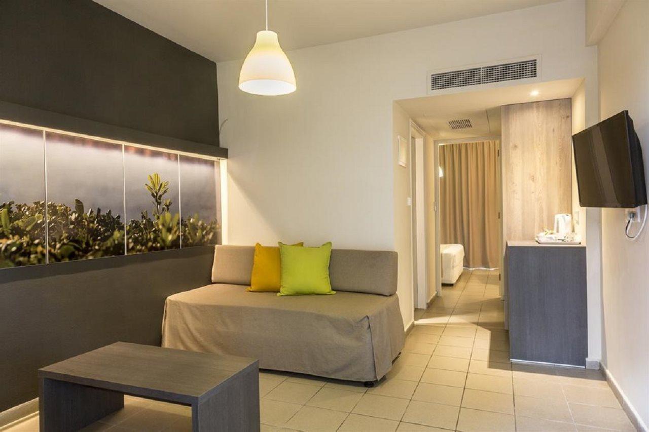 Mayfair Gardens Пафос Экстерьер фото