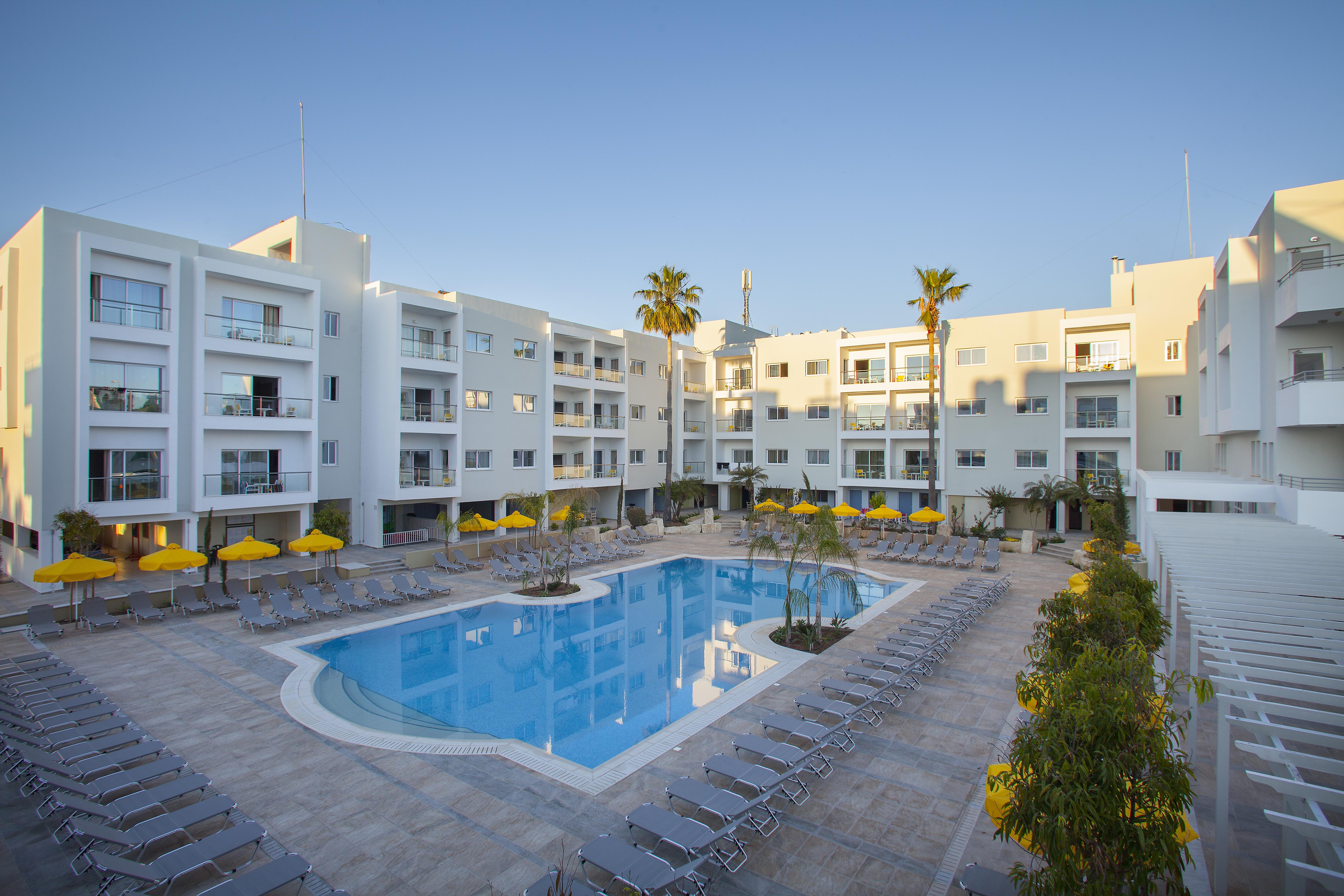 Mayfair Gardens Пафос Экстерьер фото
