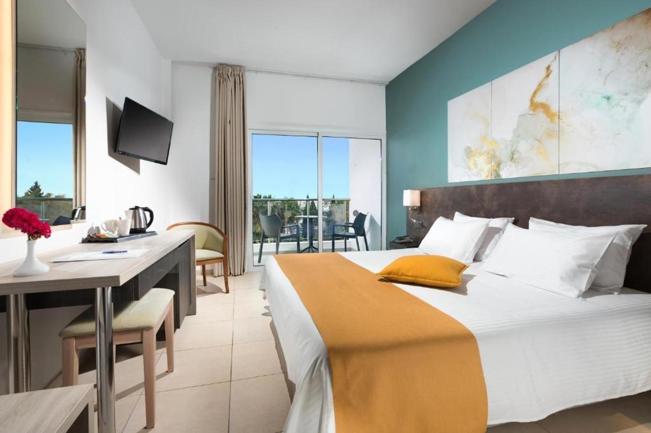 Mayfair Gardens Пафос Экстерьер фото