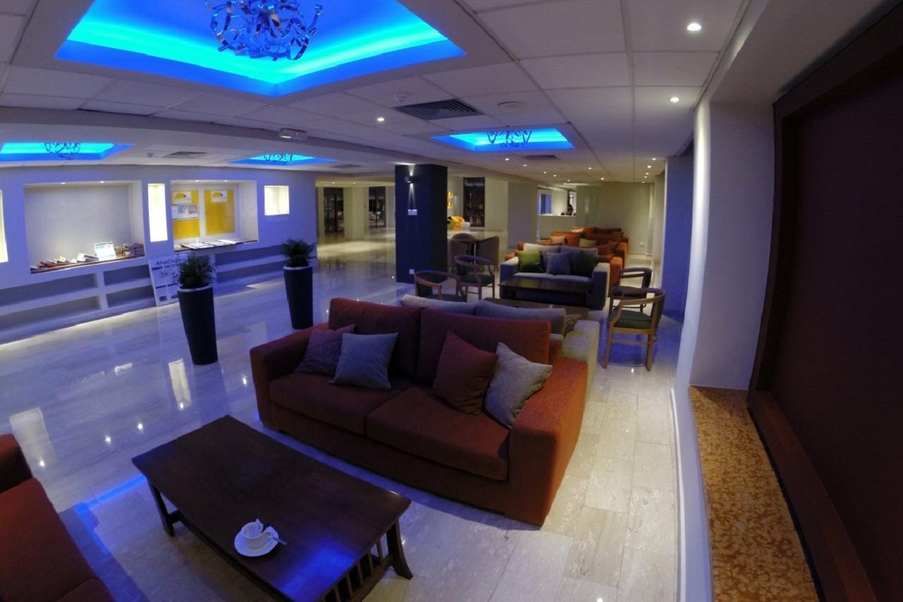 Mayfair Gardens Пафос Экстерьер фото