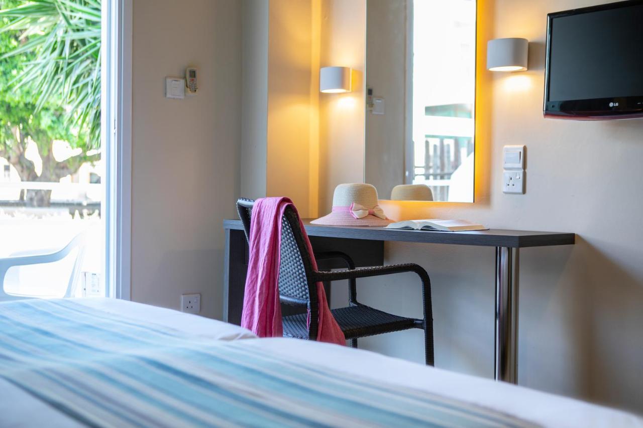 Mayfair Gardens Пафос Экстерьер фото
